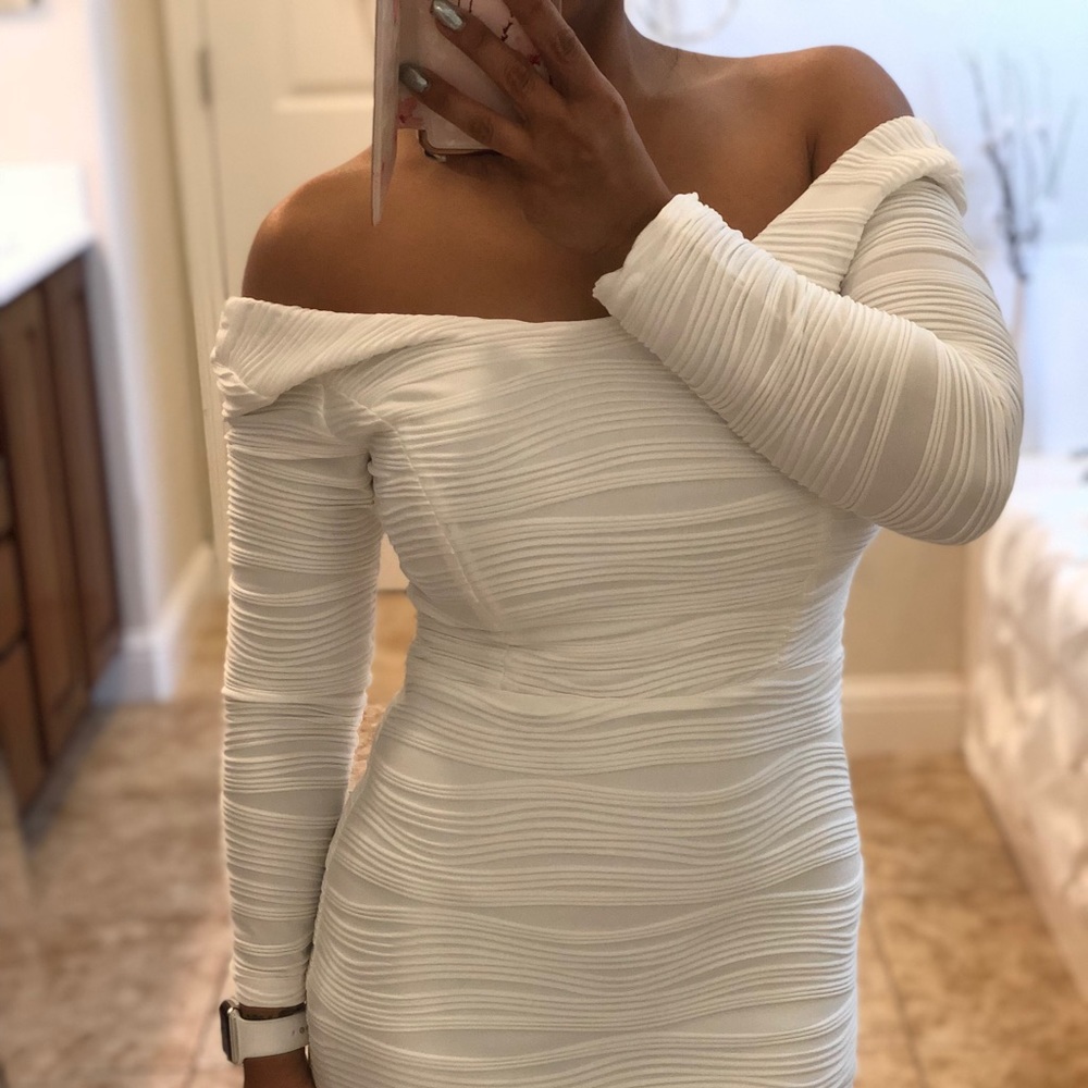 Last one! Sexy White Dress - Picture 3 of 5